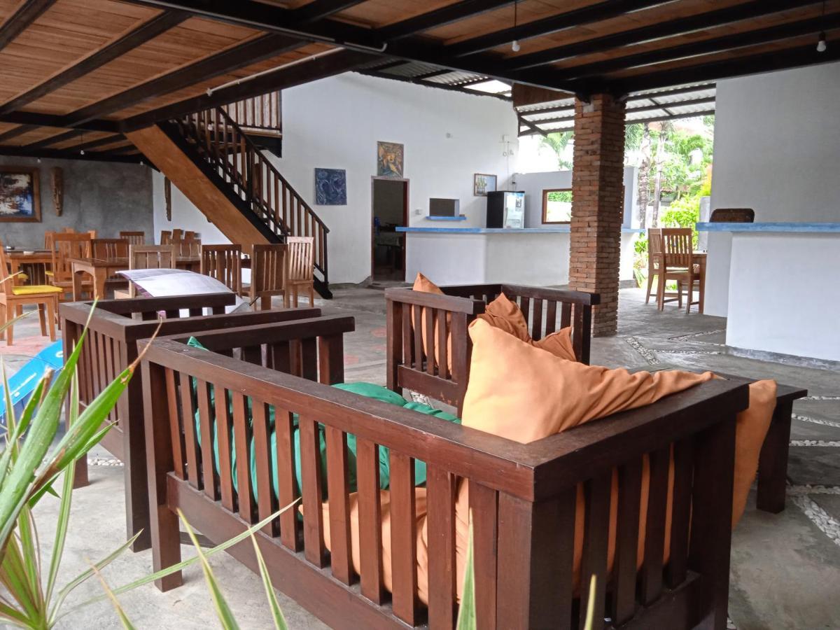 Family House Hotel Kuta Kuta  Esterno foto