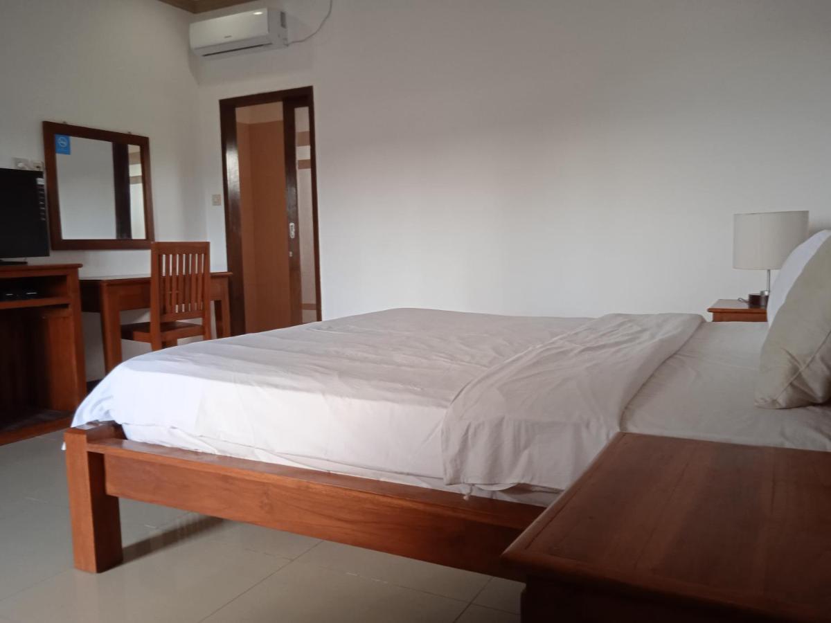 Family House Hotel Kuta Kuta  Esterno foto